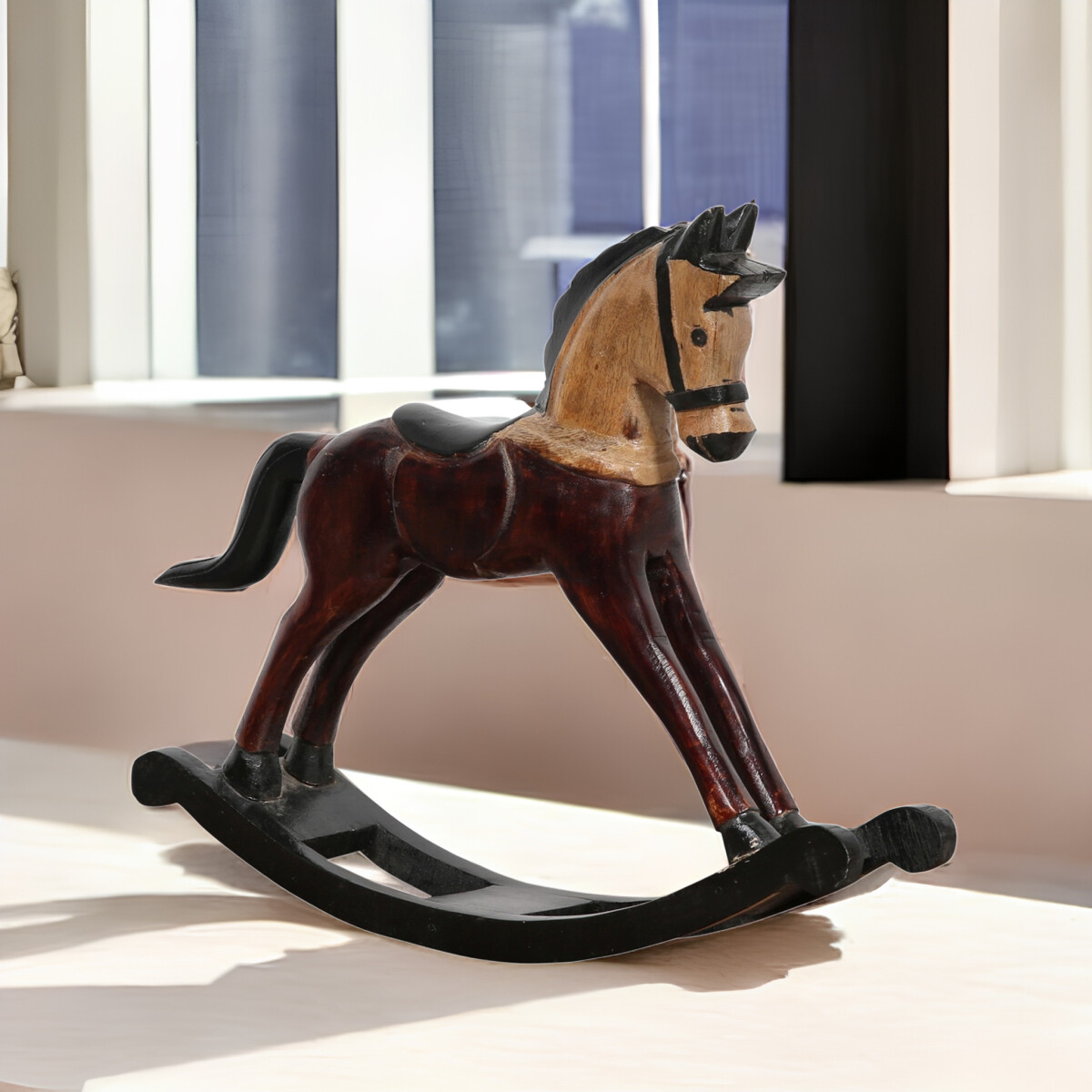 Houten decoratiefiguur in de vorm van ee box